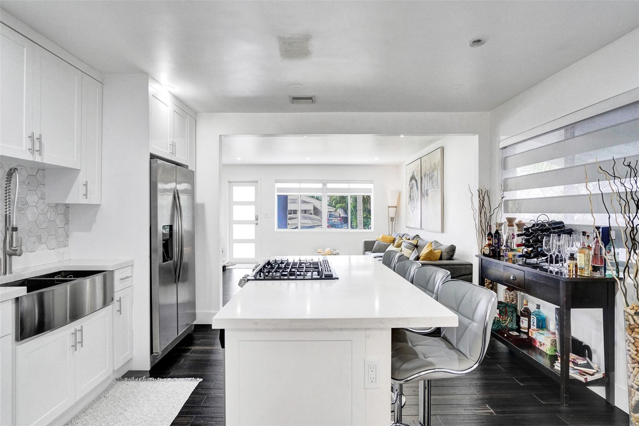 Hollywood Park 4-19 B - Residential Lease