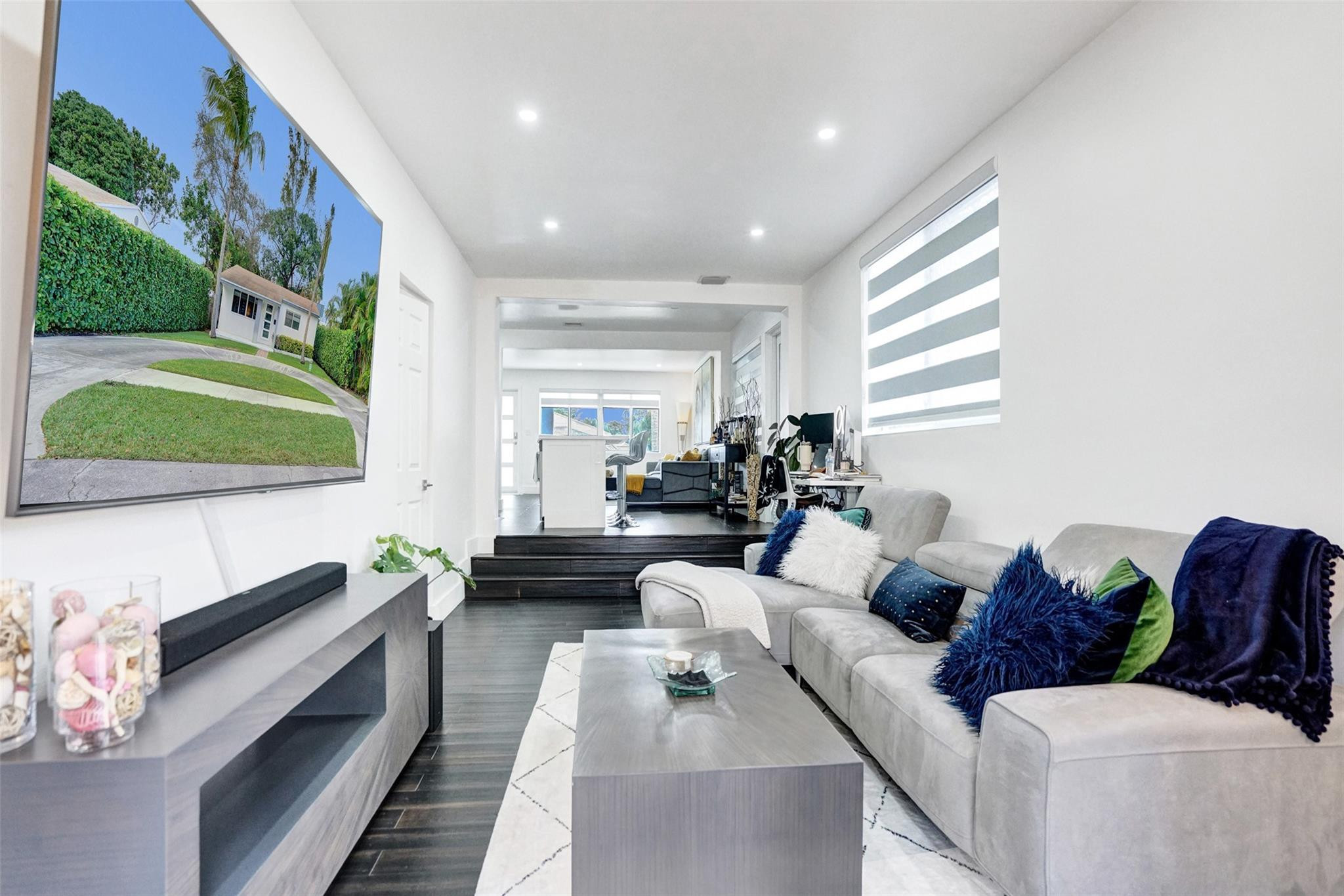 Hollywood Park 4-19 B - Residential Lease