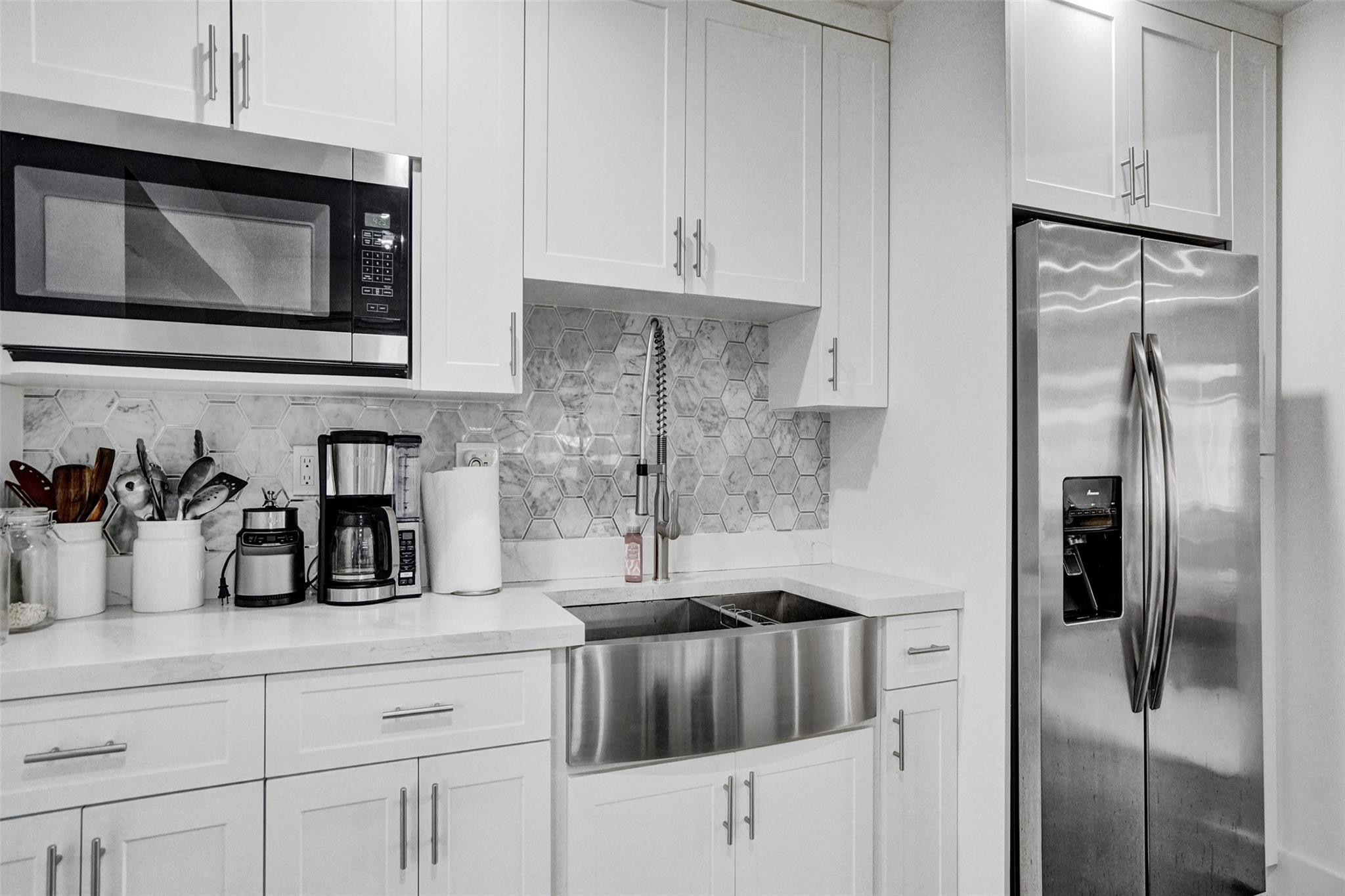 Hollywood Park 4-19 B - Residential Lease