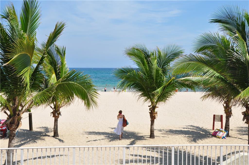 POMPANO BEACH CLUB - Residential