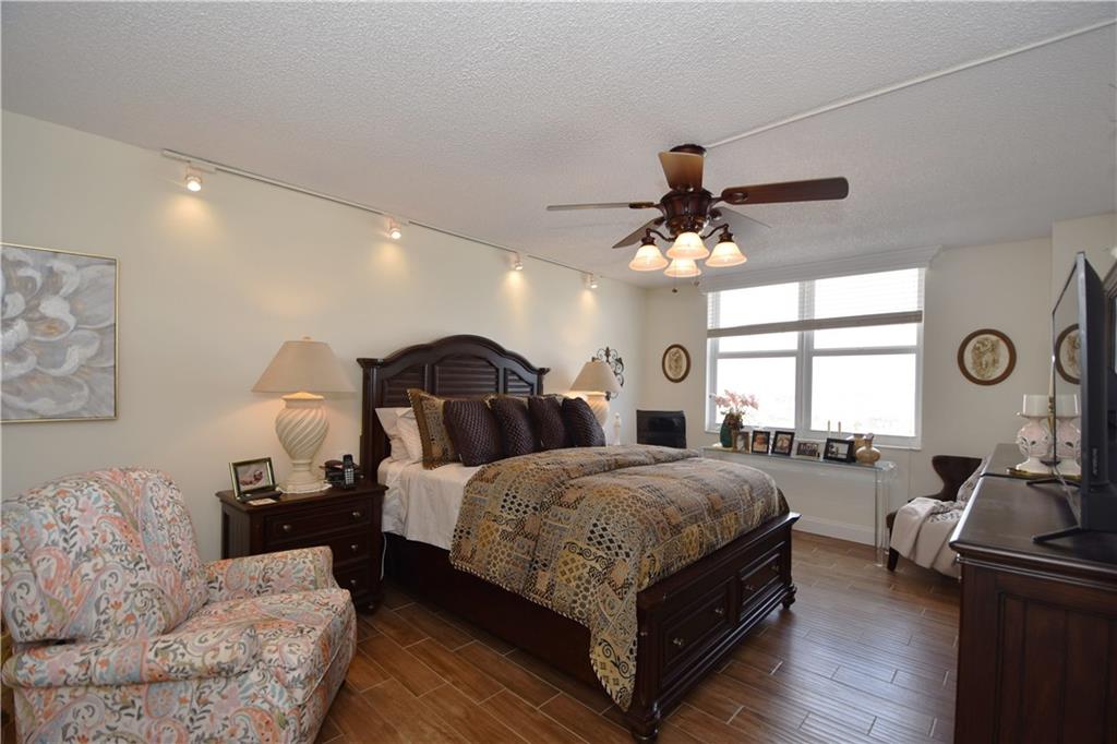 POMPANO BEACH CLUB - Residential