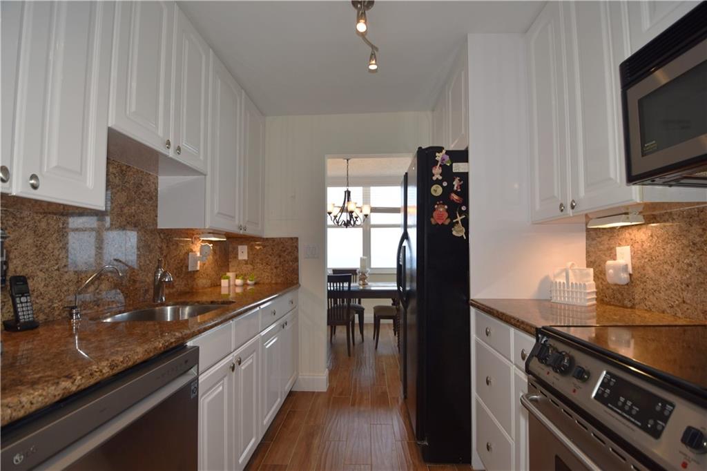 POMPANO BEACH CLUB - Residential