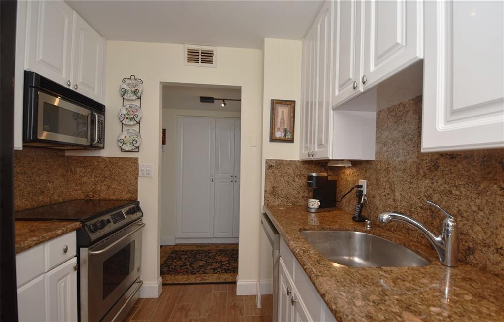 POMPANO BEACH CLUB - Residential