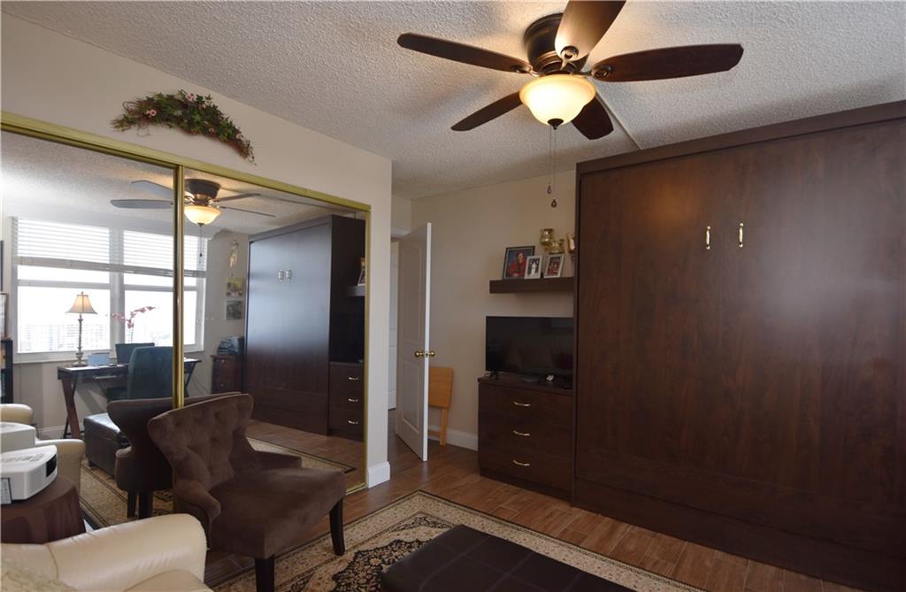 POMPANO BEACH CLUB - Residential