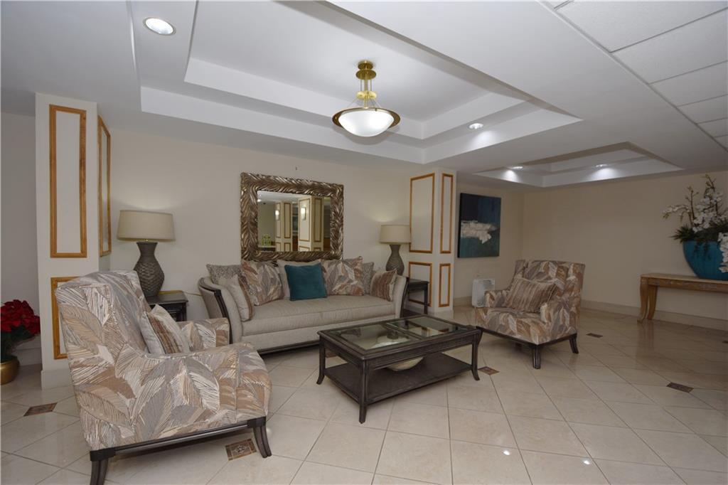 POMPANO BEACH CLUB - Residential