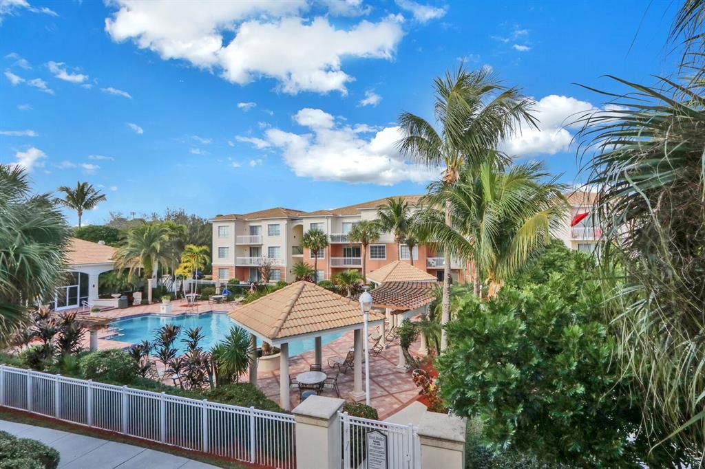 Photo of 5305 Myrtlewood Circle E, Palm Beach Gardens, FL 33418 (MLS # R10684901)