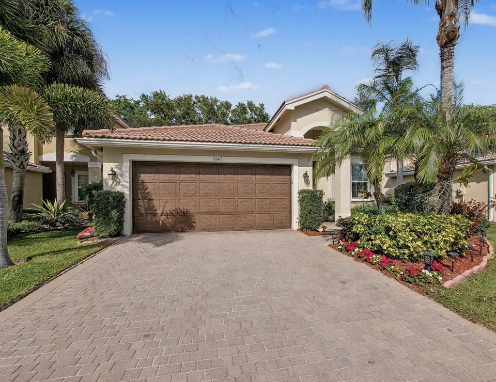 Photo of 7641 Jewelwood Drive, Boynton Beach, FL 33437 (MLS # R11164009)