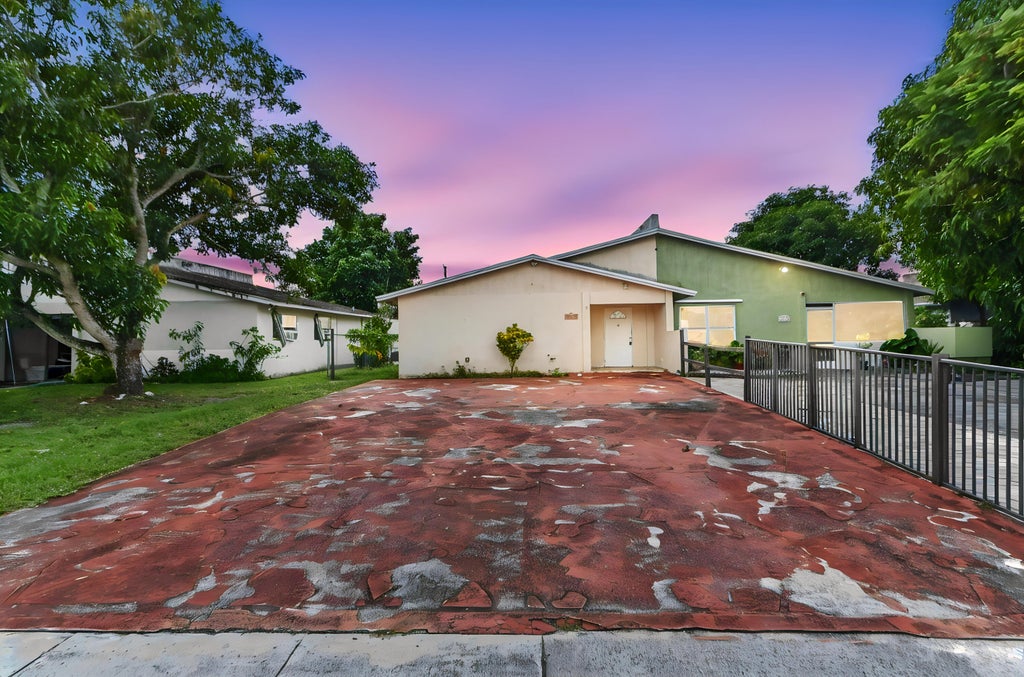 Photo of 5918 S Rue Road, West Palm Beach, FL 33415 (MLS # B26091809)