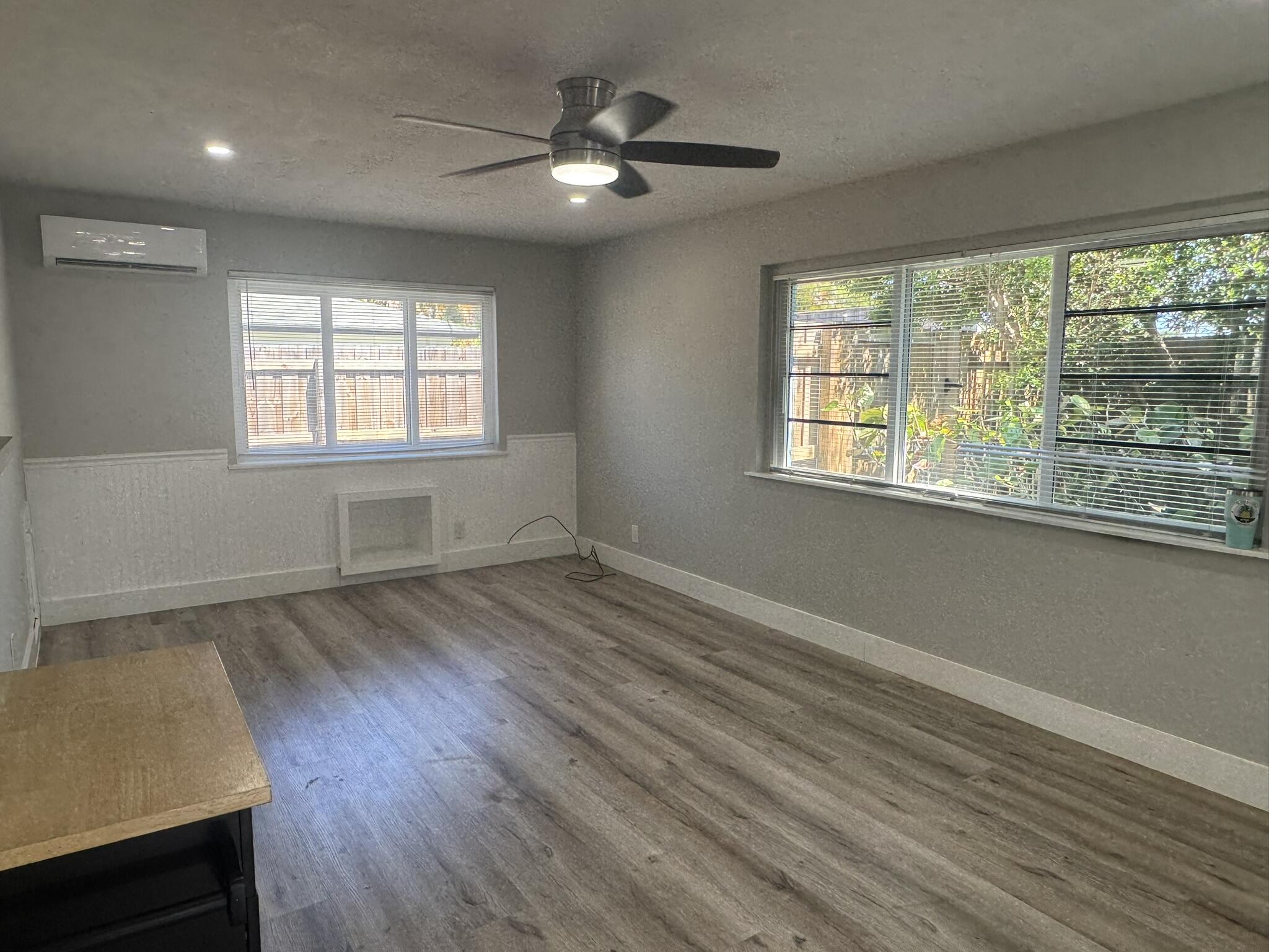 LAKE WORTH TOWN OF - Residential Lease