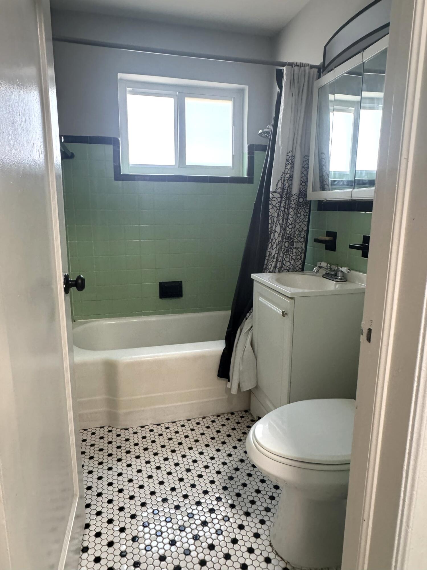 LAKE WORTH TOWN OF - Residential Lease