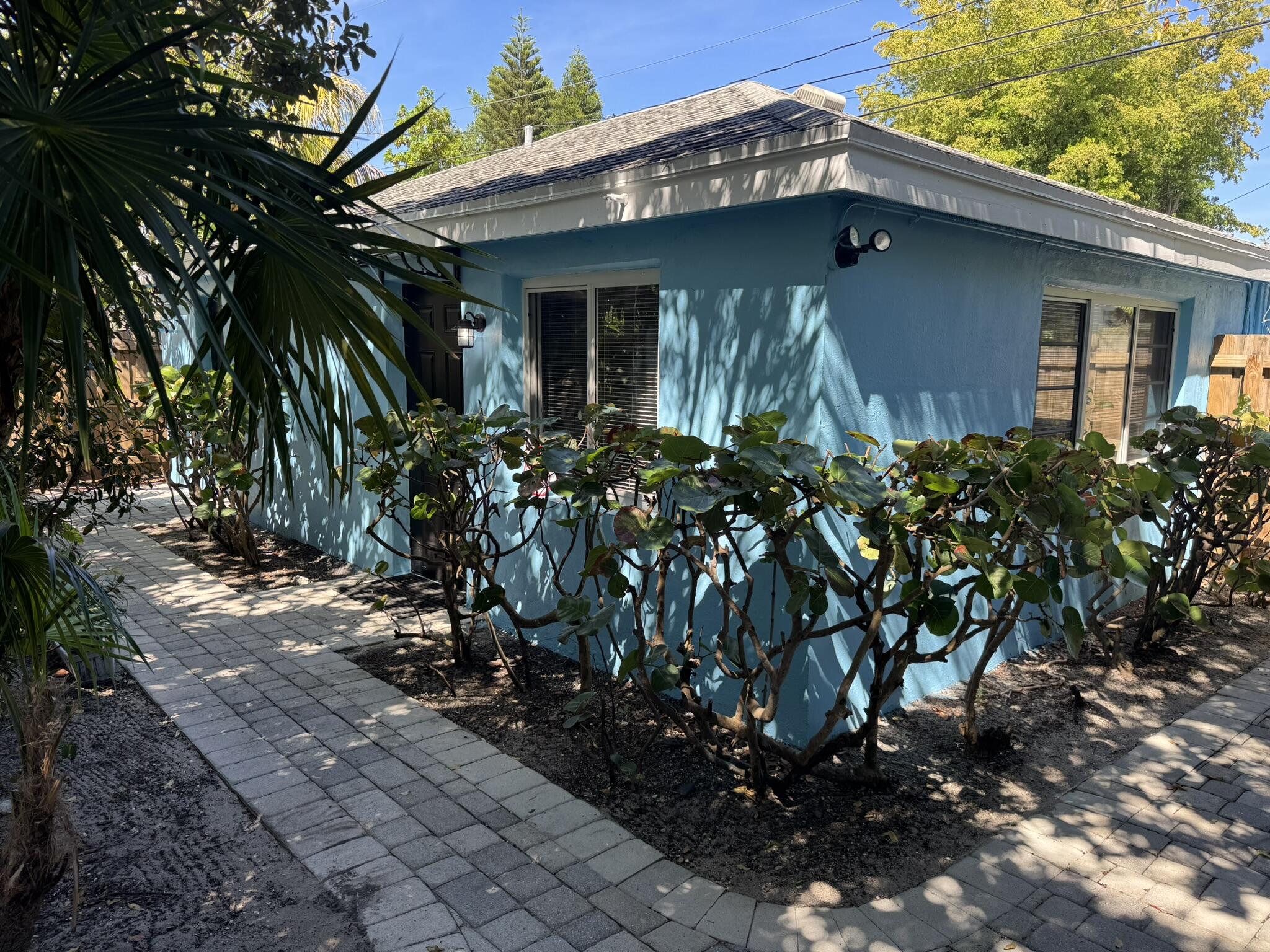 LAKE WORTH TOWN OF - Residential Lease