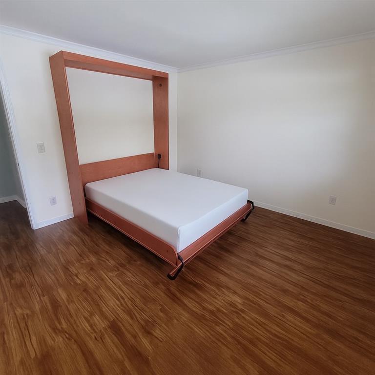 OAK PARK TERRACE UNITS 1-16 - Residential Lease