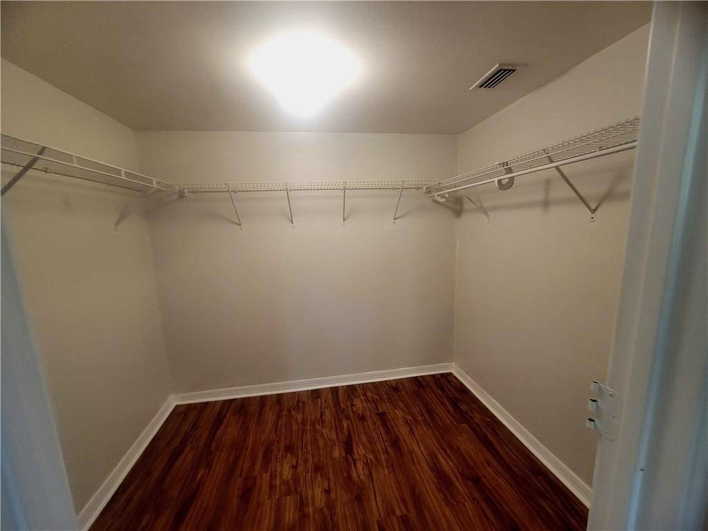 OAK PARK TERRACE UNITS 1-16 - Residential Lease