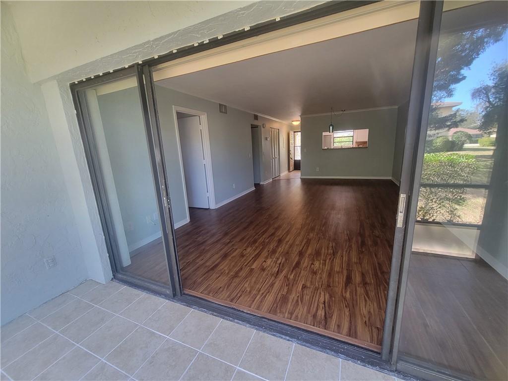 OAK PARK TERRACE UNITS 1-16 - Residential Lease