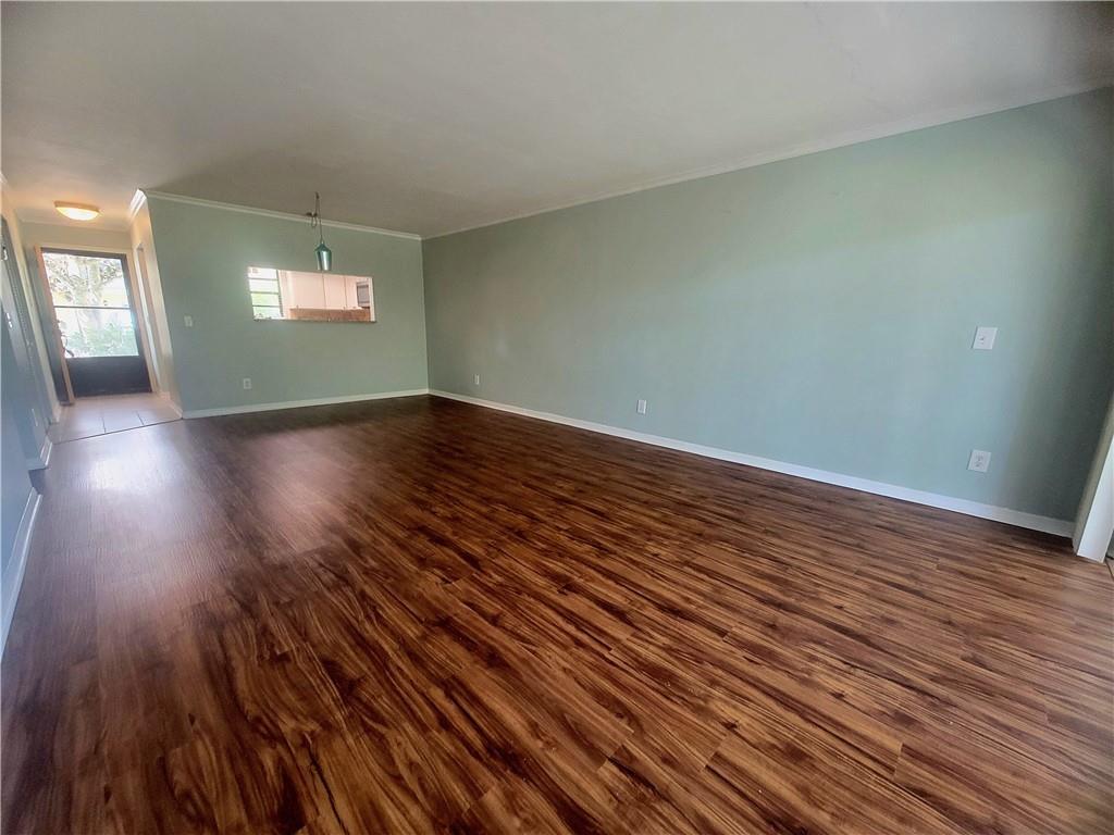 OAK PARK TERRACE UNITS 1-16 - Residential Lease