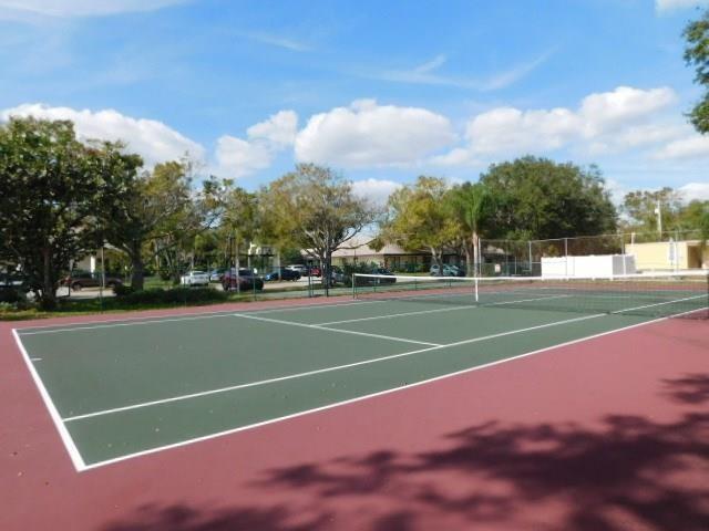 OAK PARK TERRACE UNITS 1-16 - Residential Lease