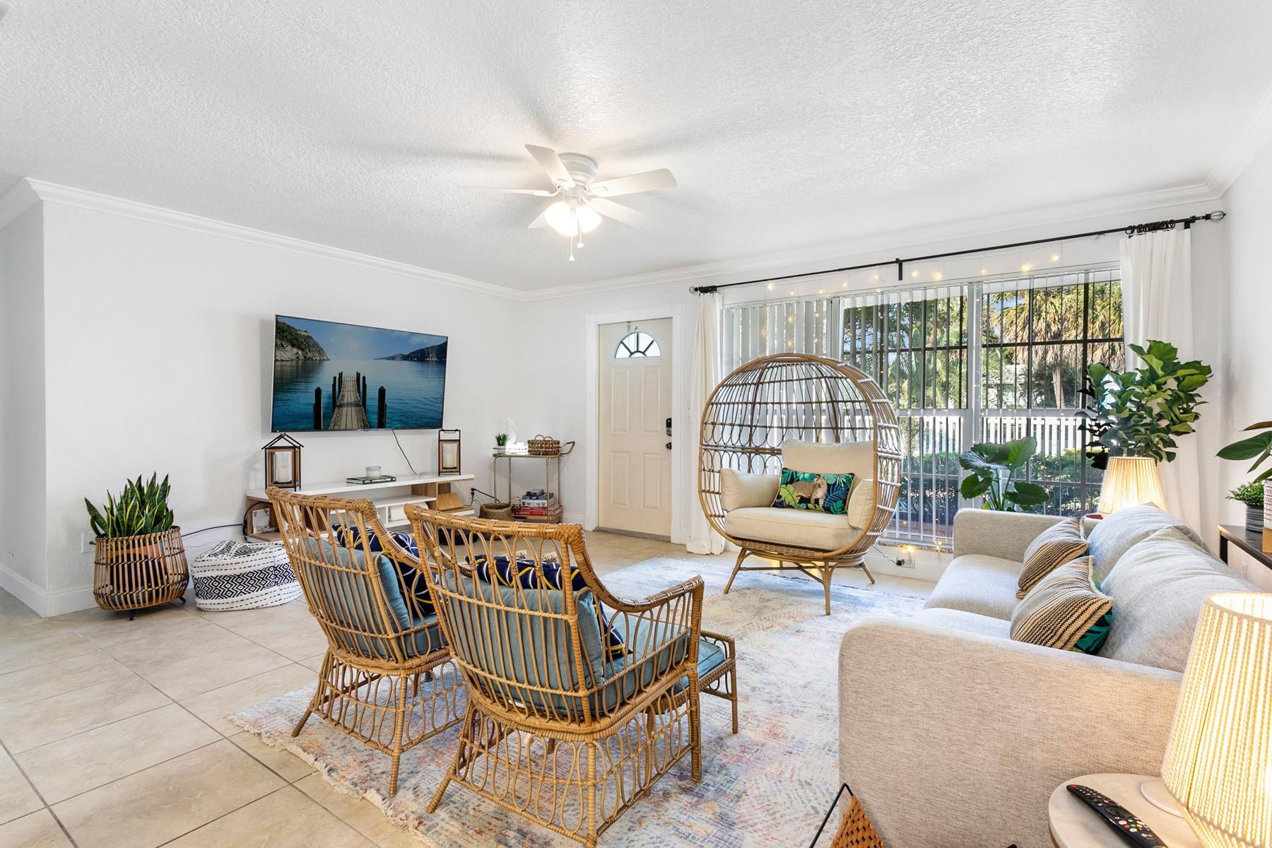 LOCATION, LOCATION, LOCATION! Just minutes from the Beach, Restaurants, the Pompano Beach Pier, Golf course, Parks, LA Fitness and so much more! Absolutely adorable, updated with a beach vibe. Jacuzzi in a beautiful private backyard! Located South of Atlantic Boulevard, One hour South to Miami, one hour North to Palm Beach. A must see!!! Easy to show and quick move in available! Available furnished, partially furnished, or without furniture.