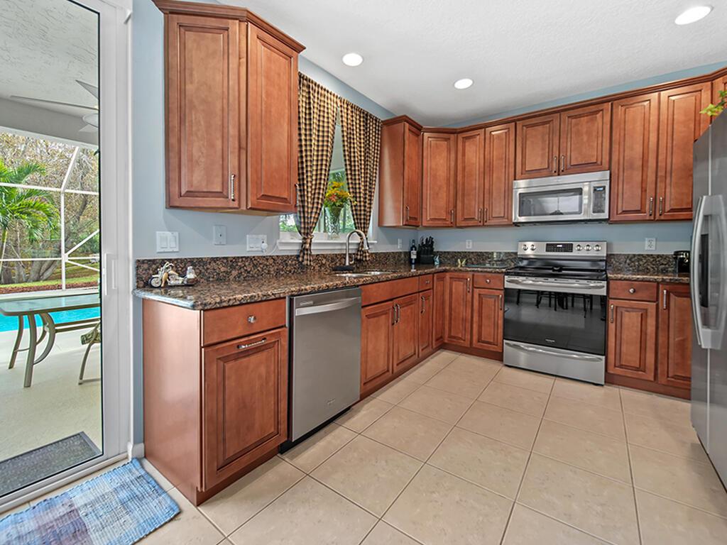 PALM POINTE AT MARTIN DOWNS (AKA MARTIN DOWNS PLAT - Residential