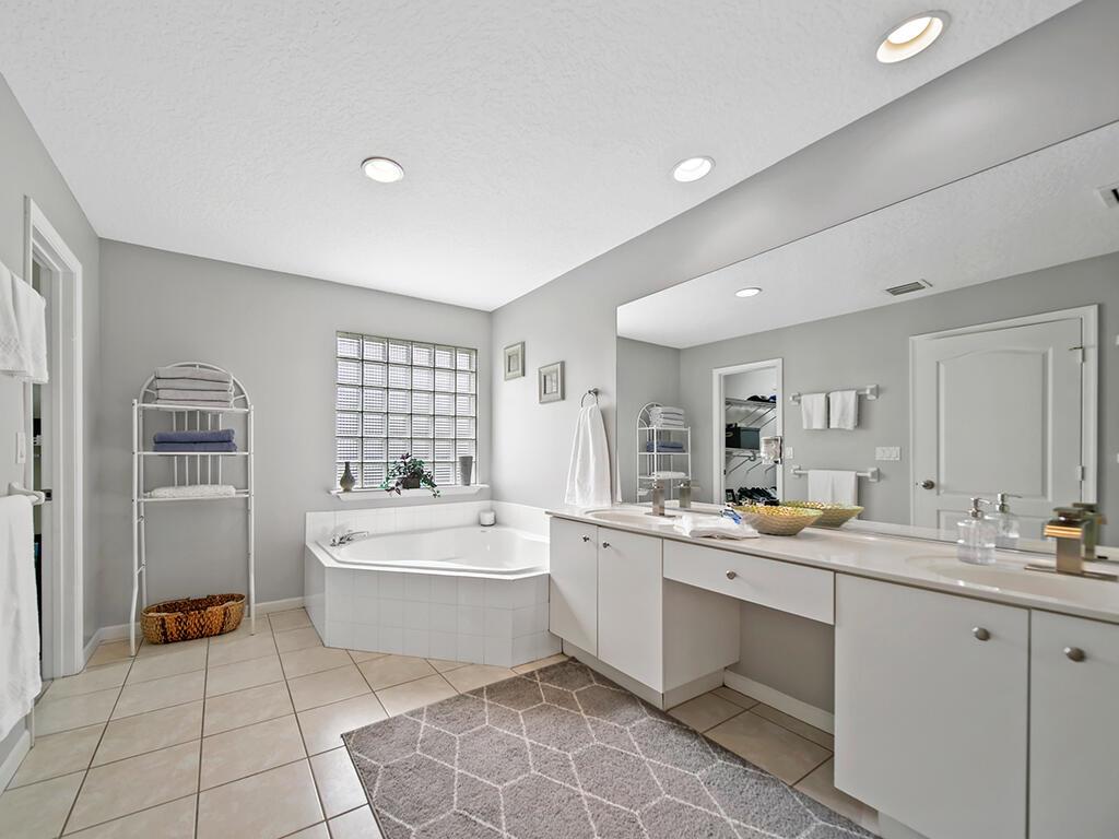 PALM POINTE AT MARTIN DOWNS (AKA MARTIN DOWNS PLAT - Residential