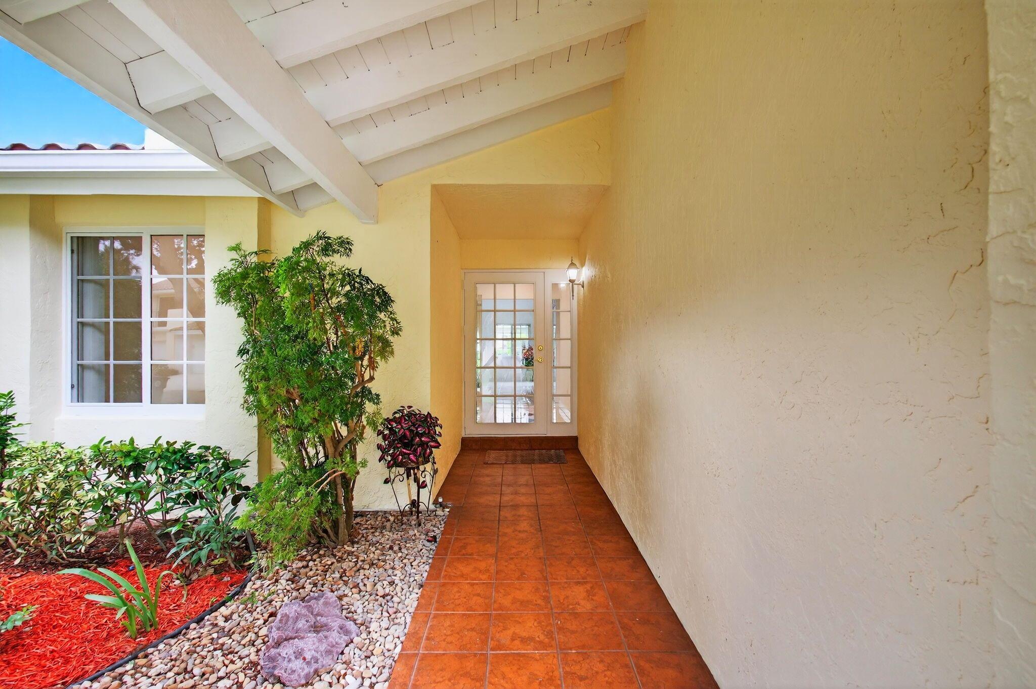 6105 Via Laguna Lane