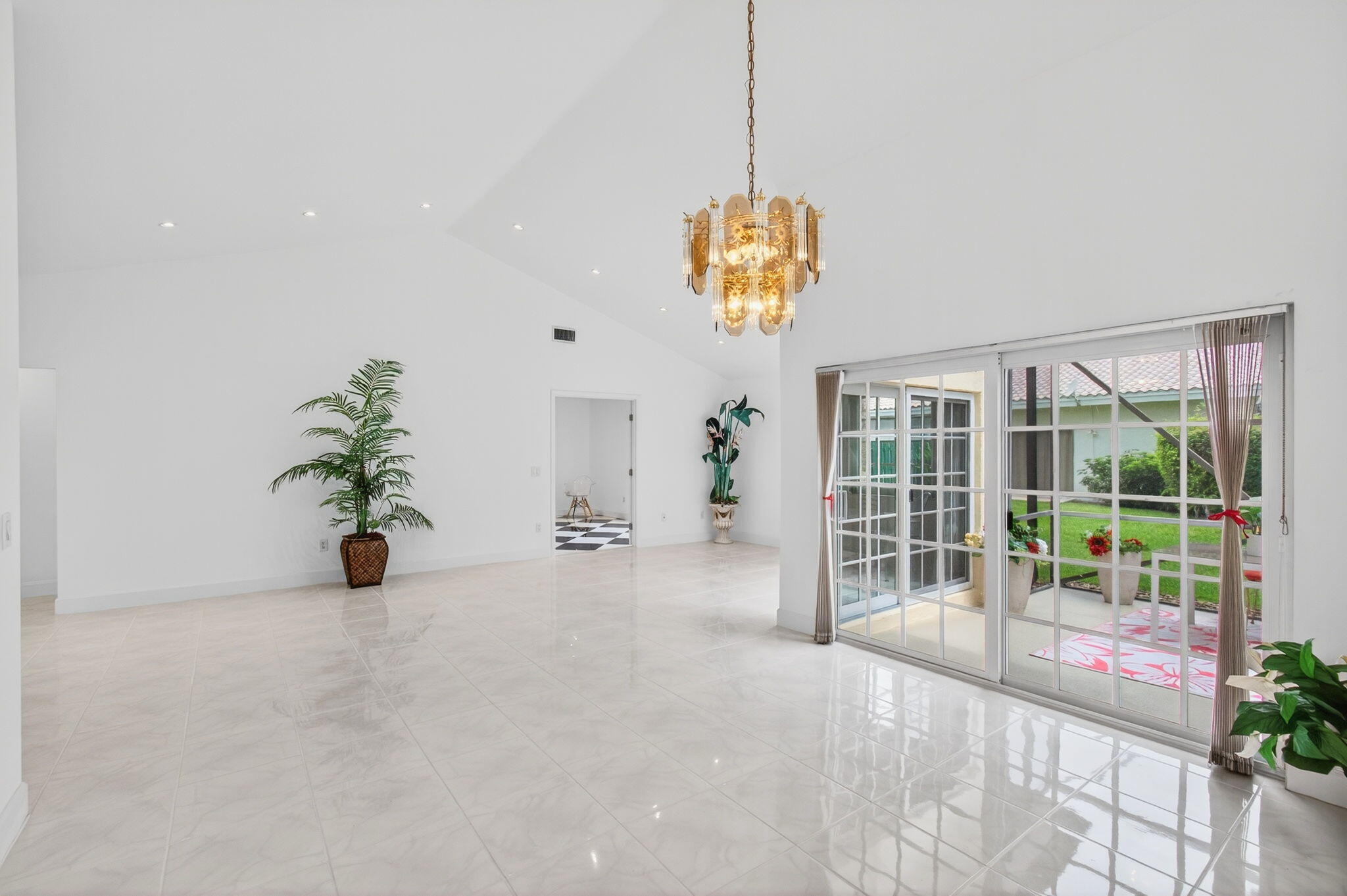 ESTADA OF LOS PASEOS - Residential