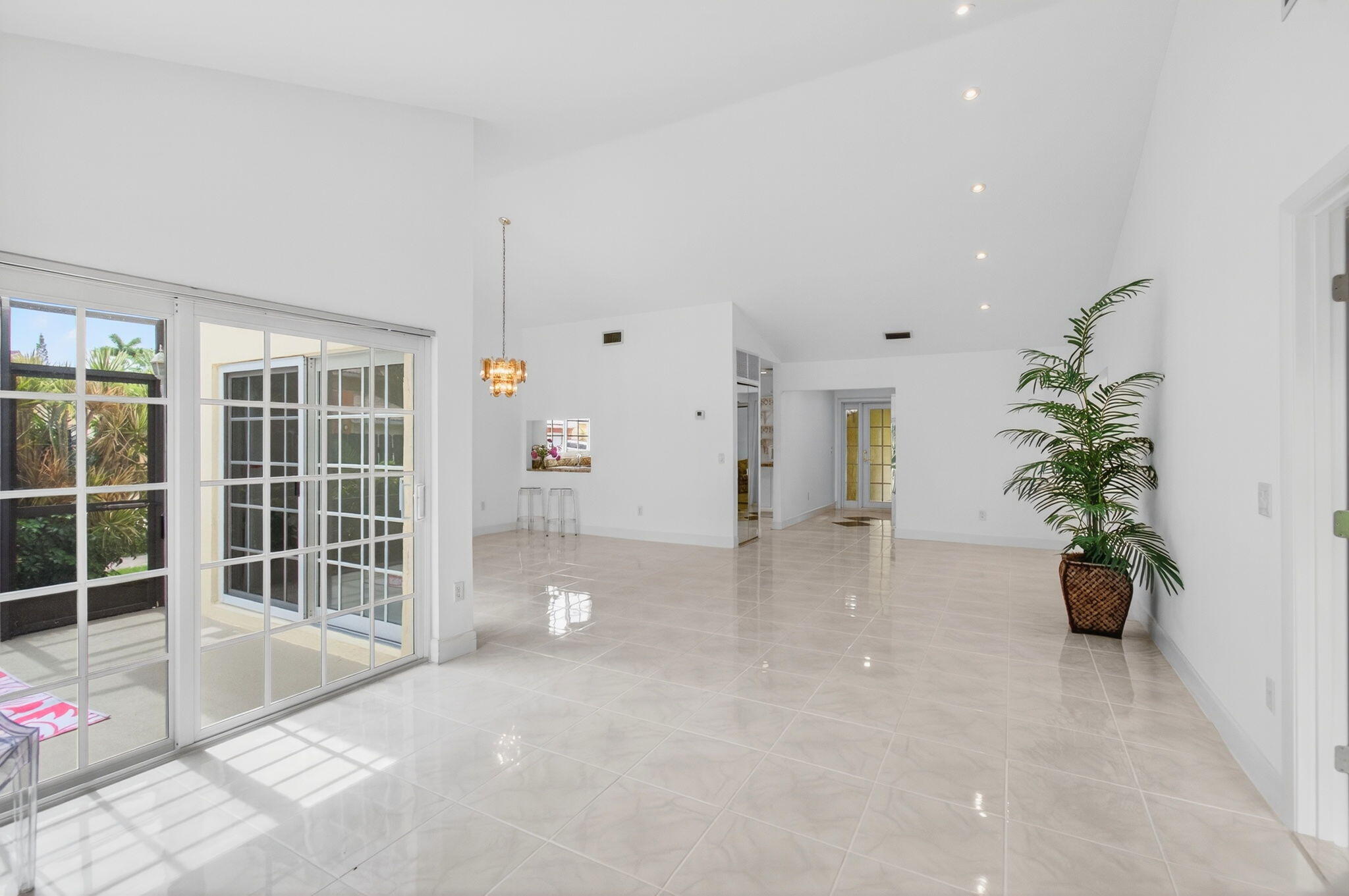 ESTADA OF LOS PASEOS - Residential
