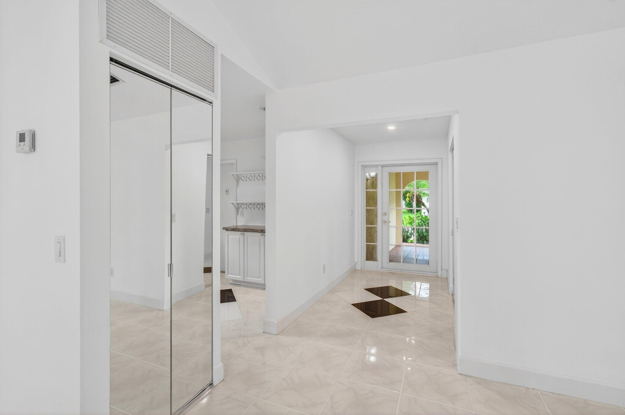 ESTADA OF LOS PASEOS - Residential
