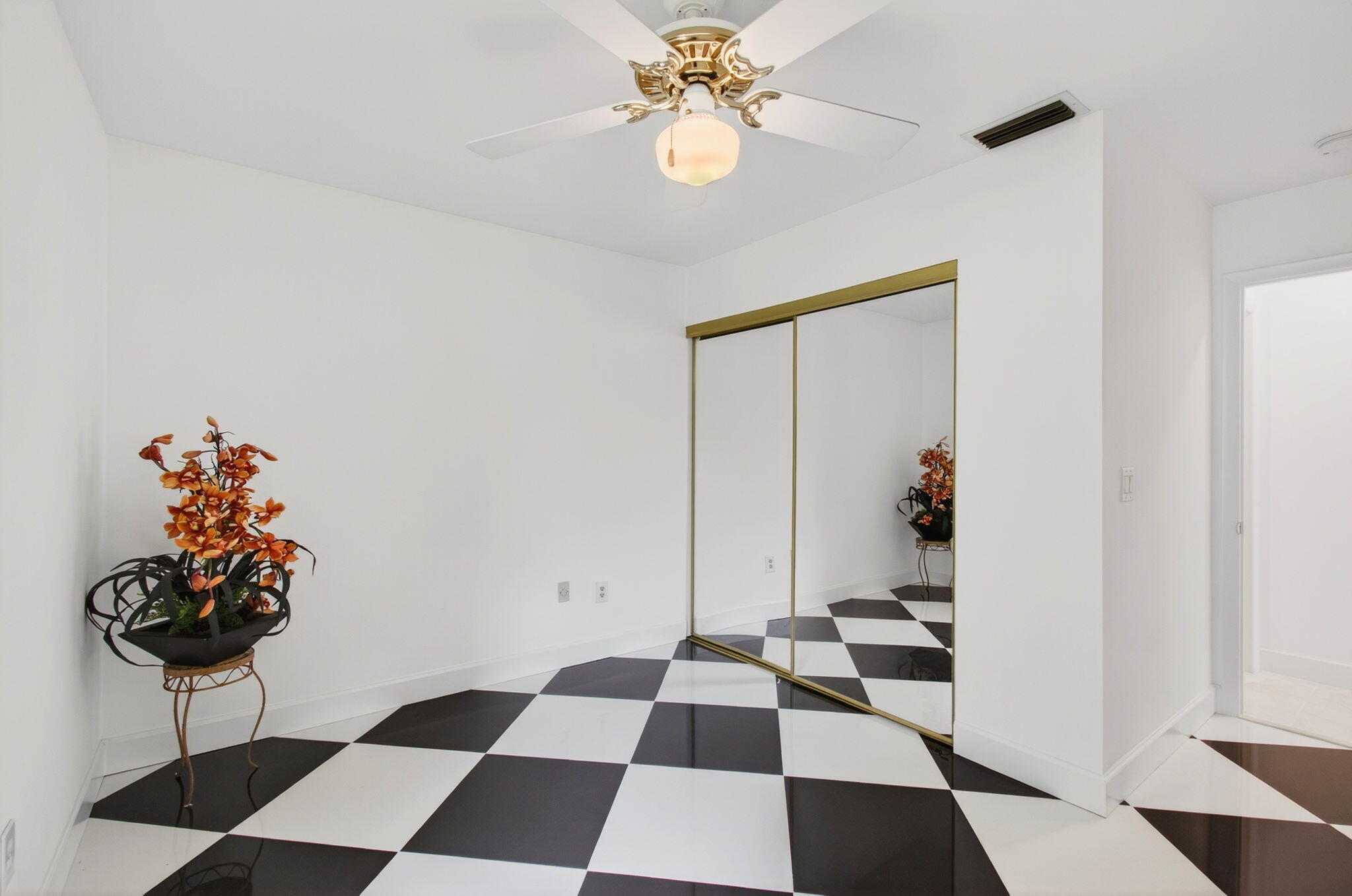 ESTADA OF LOS PASEOS - Residential