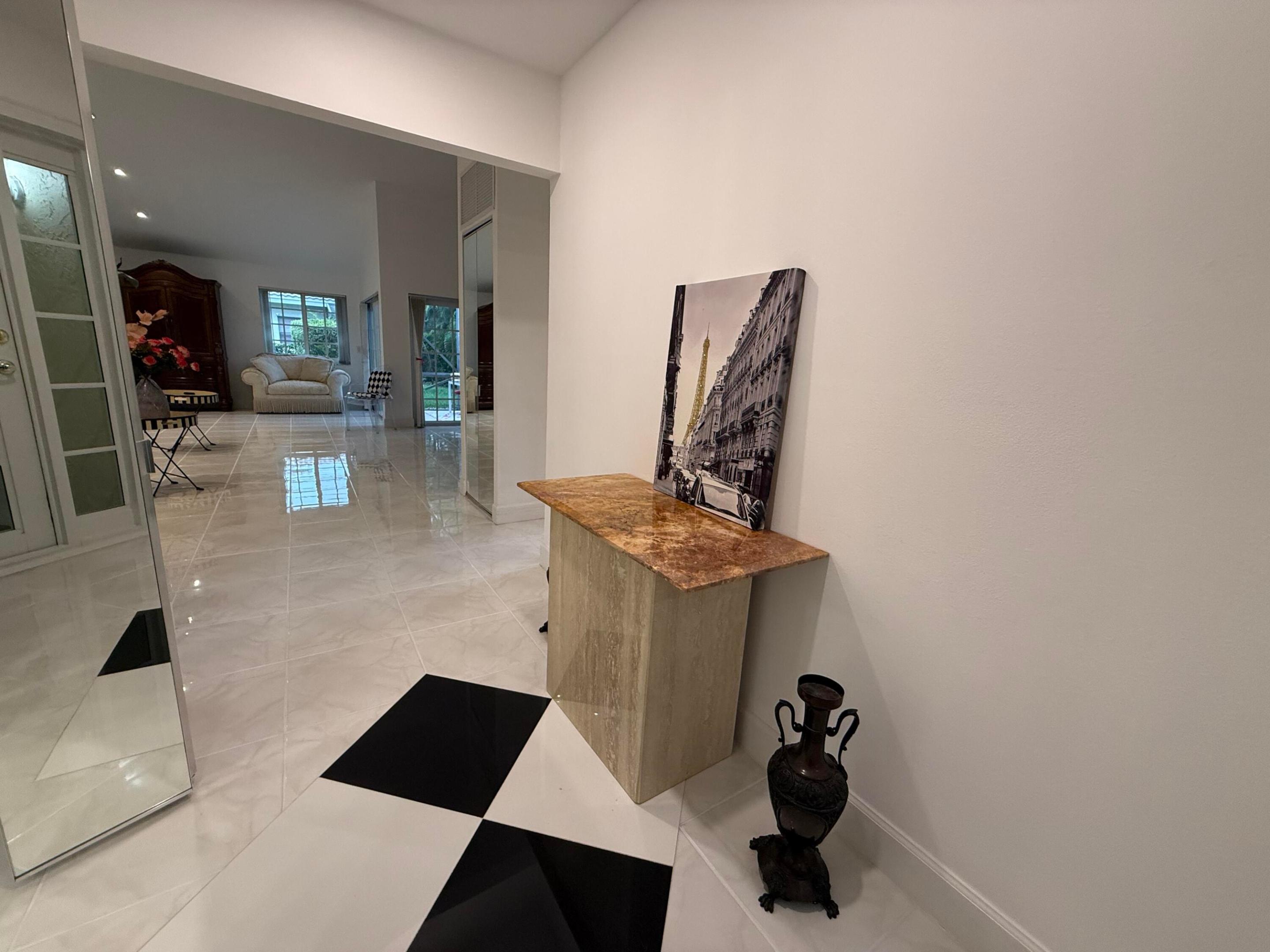 ESTADA OF LOS PASEOS - Residential