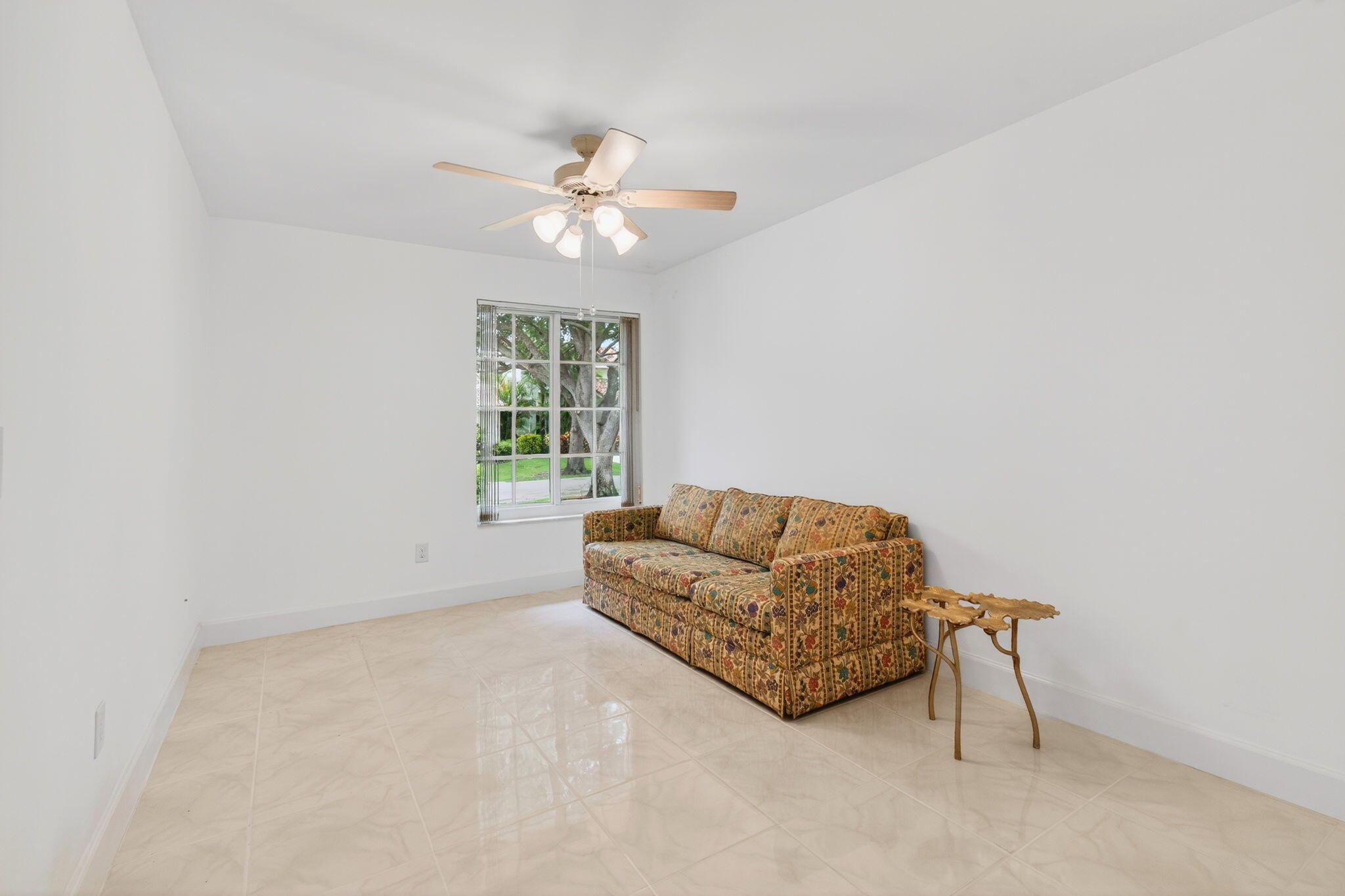 ESTADA OF LOS PASEOS - Residential