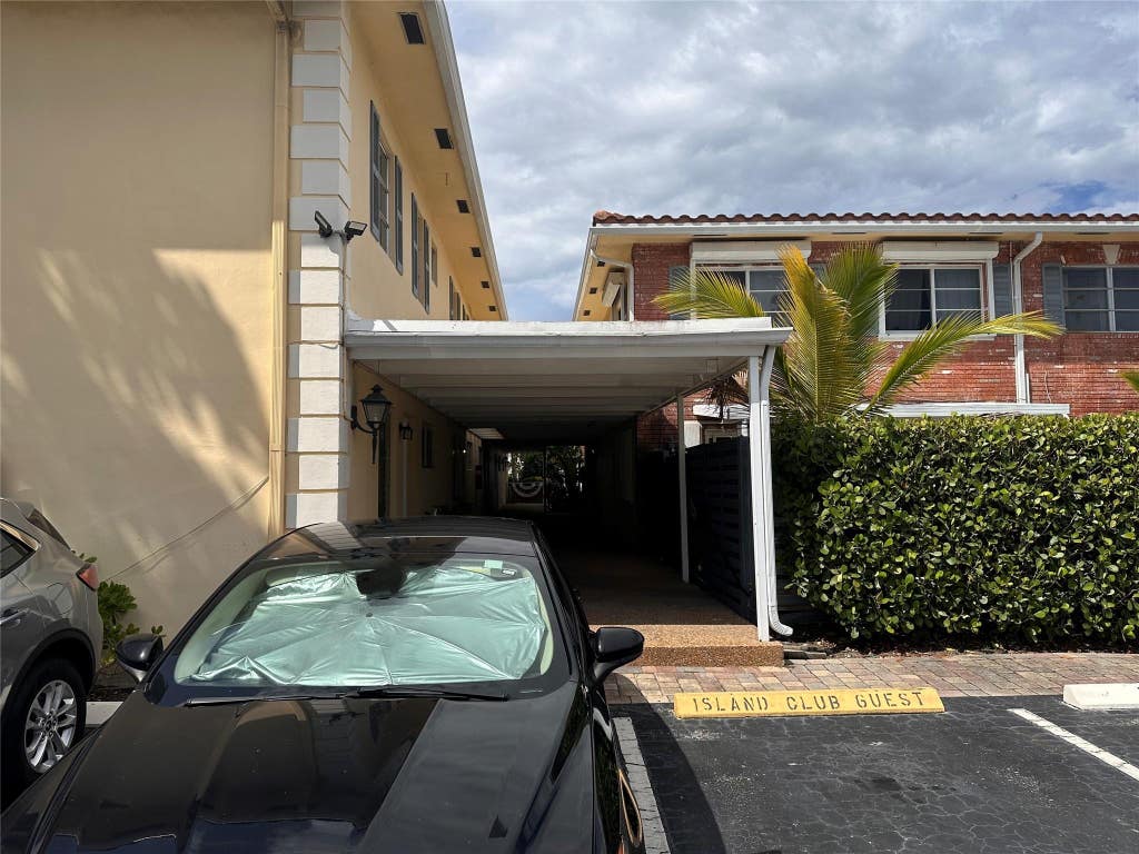 Photo of 1501 SE 15TH Street #3-4, Fort Lauderdale, FL 33316 (MLS # B26066837)