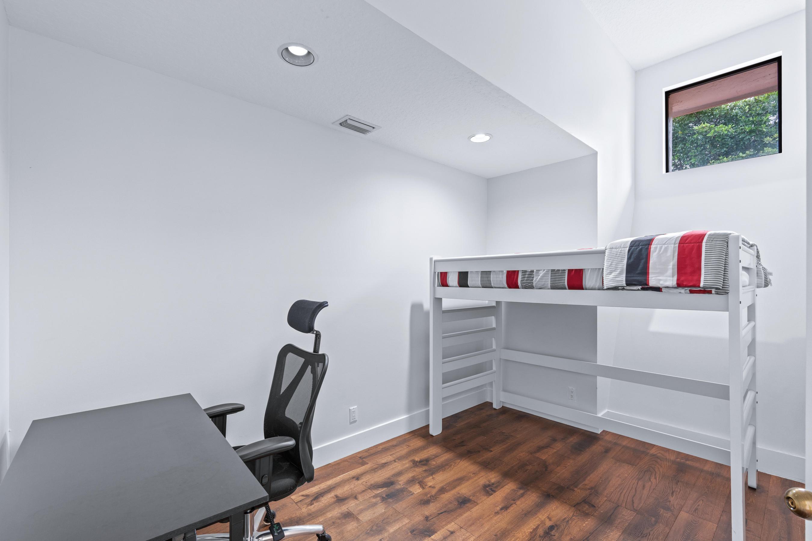 WINDSOR WAY PL 1 - Residential Lease