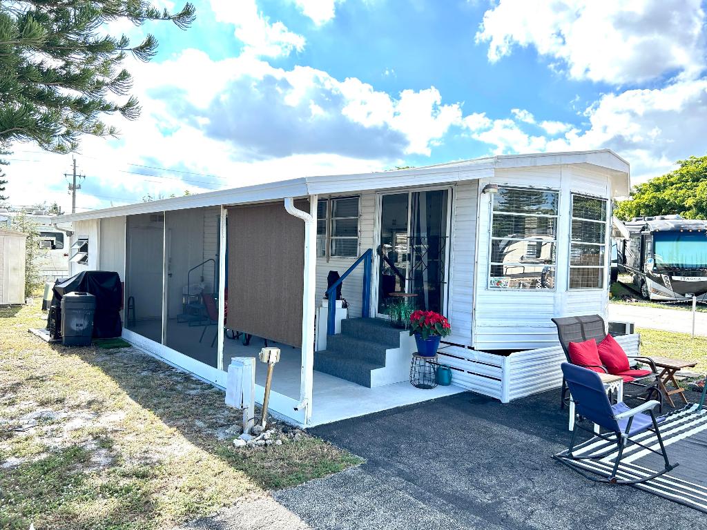 875 NE 48 Th St Lot 352, Deerfield Beach, FL, 33064/$34,900 2 875 NE 48 Th St Lot 352