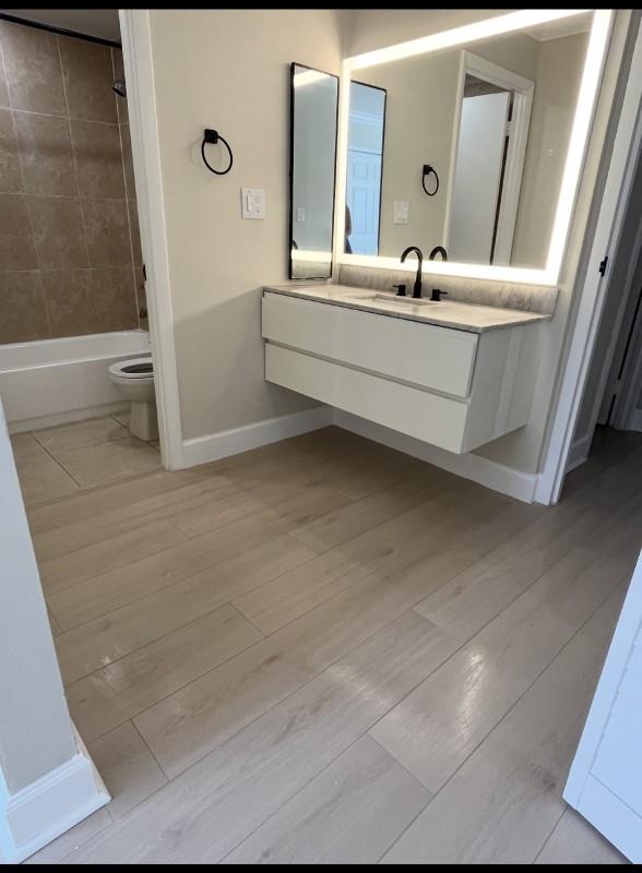 View photos, virtual tours, details... 2960 Riverside Dr 216
