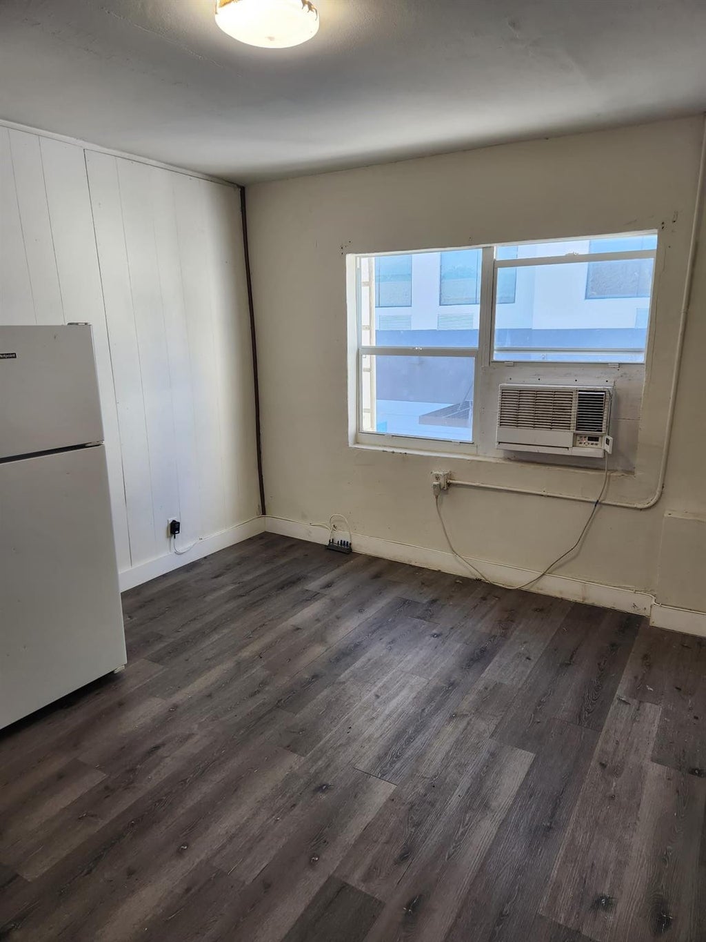 Photo of 50 N Federal Highway #4, Dania Beach, FL 33004 (MLS # B26042534)