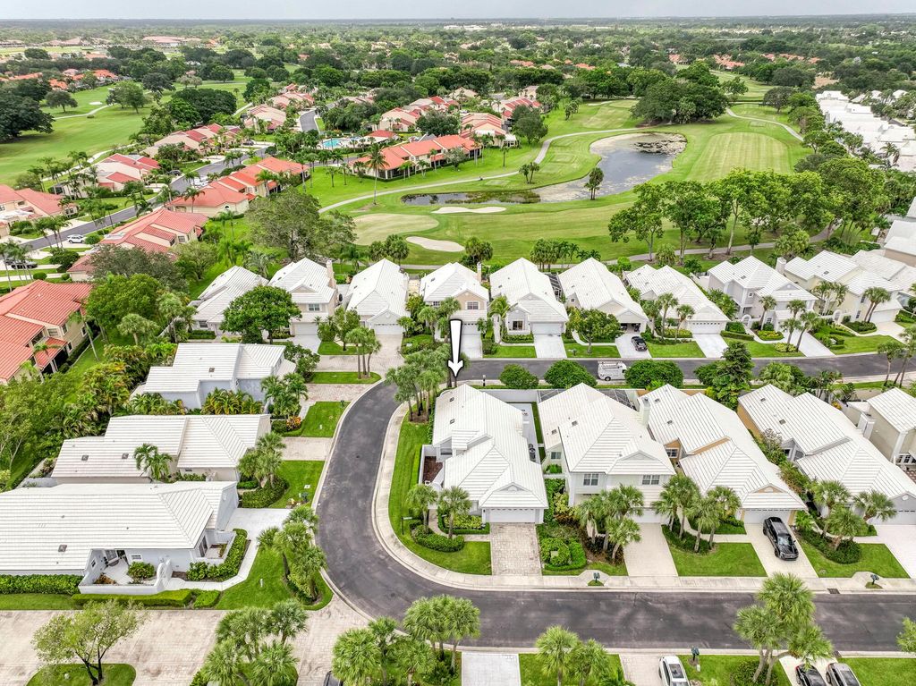 Photo of 20 Brighton Court, Palm Beach Gardens, FL 33418 (MLS # R10910044)