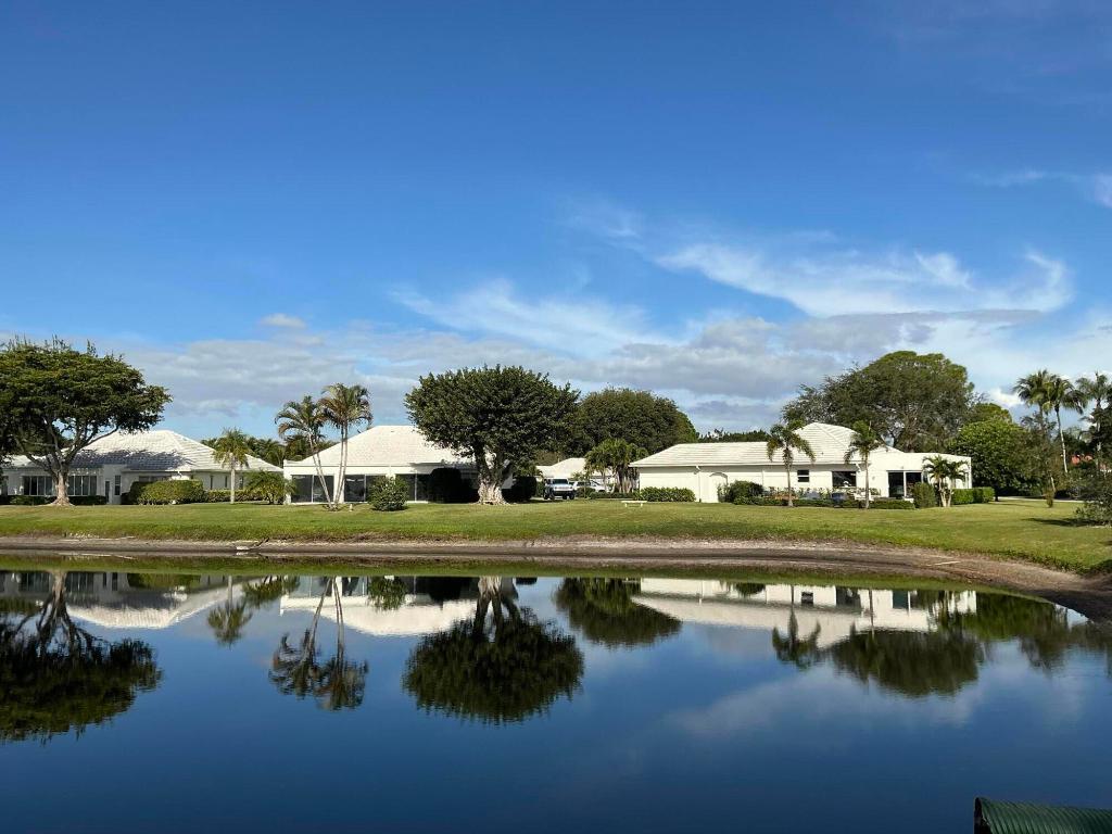 DELRAY DUNES - Residential