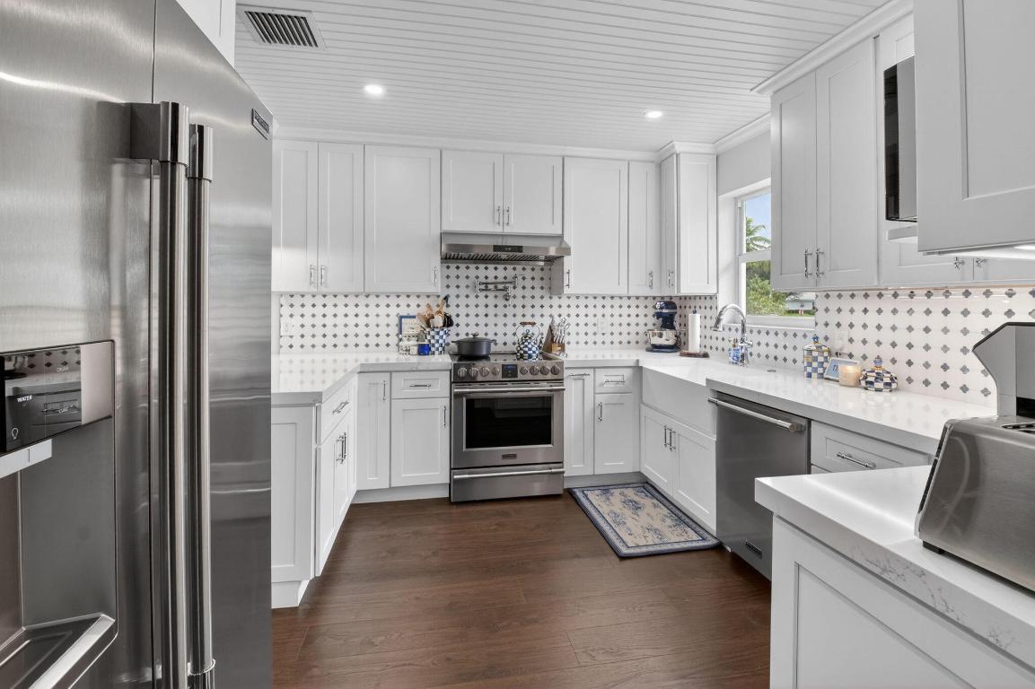 DELRAY DUNES - Residential