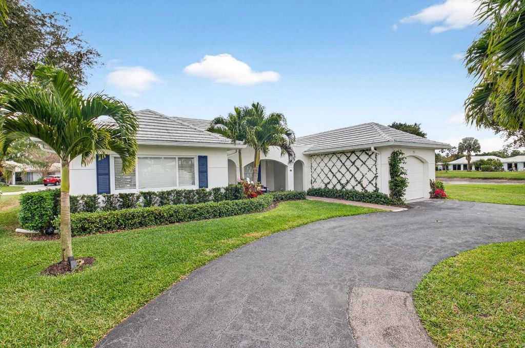 Photo of 13 Acacia Drive, Boynton Beach, FL 33436 (MLS # R11153404)