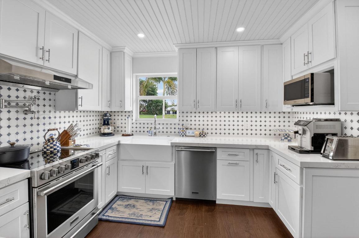 DELRAY DUNES - Residential