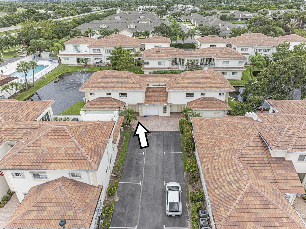 Photo of 524 7th Square #101, Vero Beach, FL 32962 (MLS # B26038410)