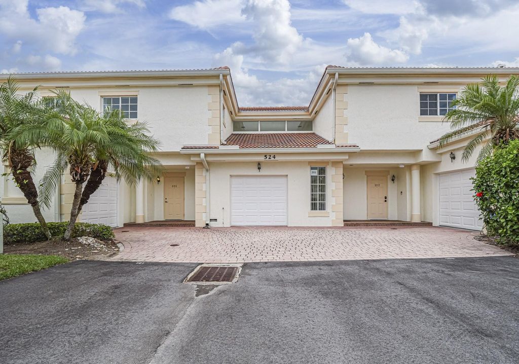 Photo of 524 7th Square #101, Vero Beach, FL 32962 (MLS # B26038410)