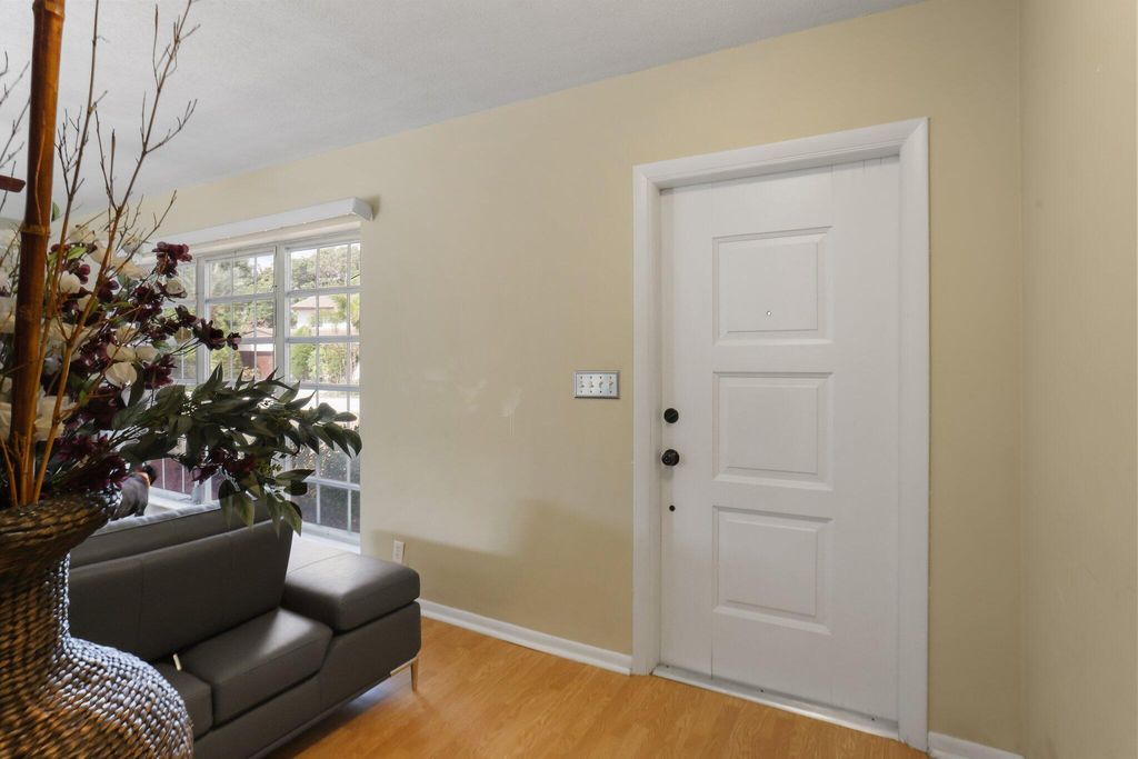 Photo of 1098 NW 5th Avenue, Boca Raton, FL 33432 (MLS # R11090915)