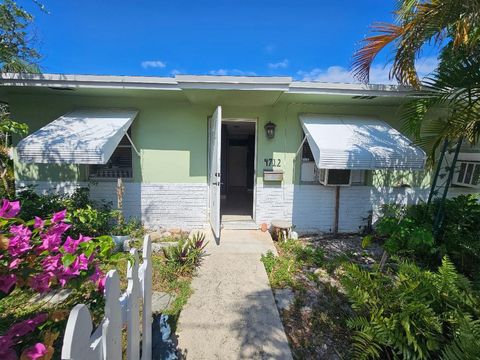 4710 Spruce Avenue West Palm Beach FL 33407