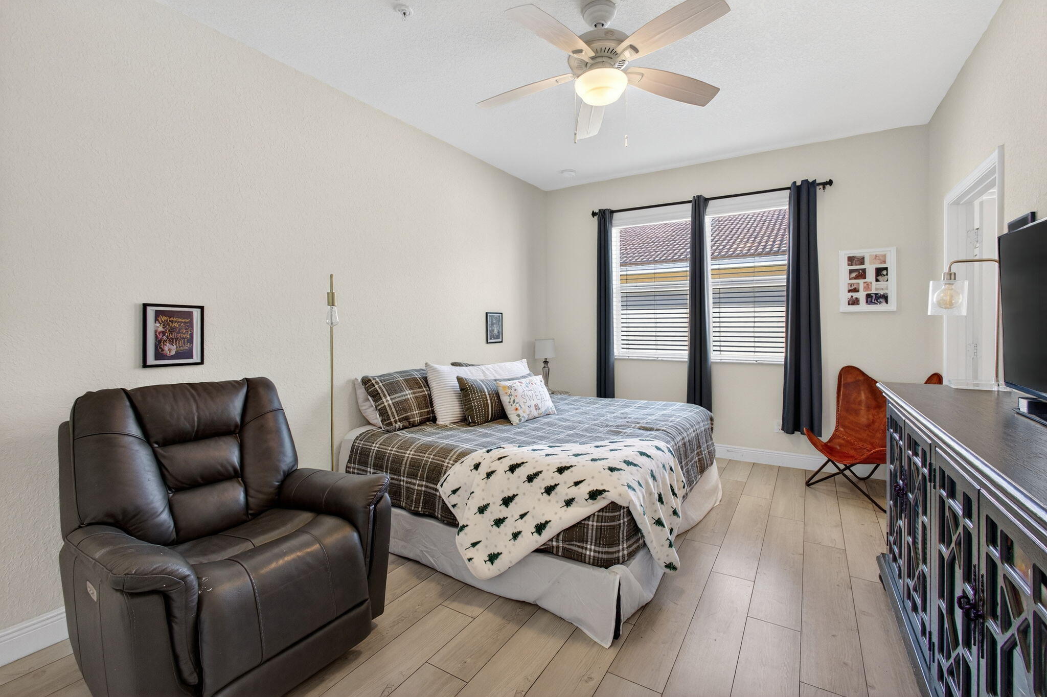 RIVER MARINA PHS 3 & 5 - Residential