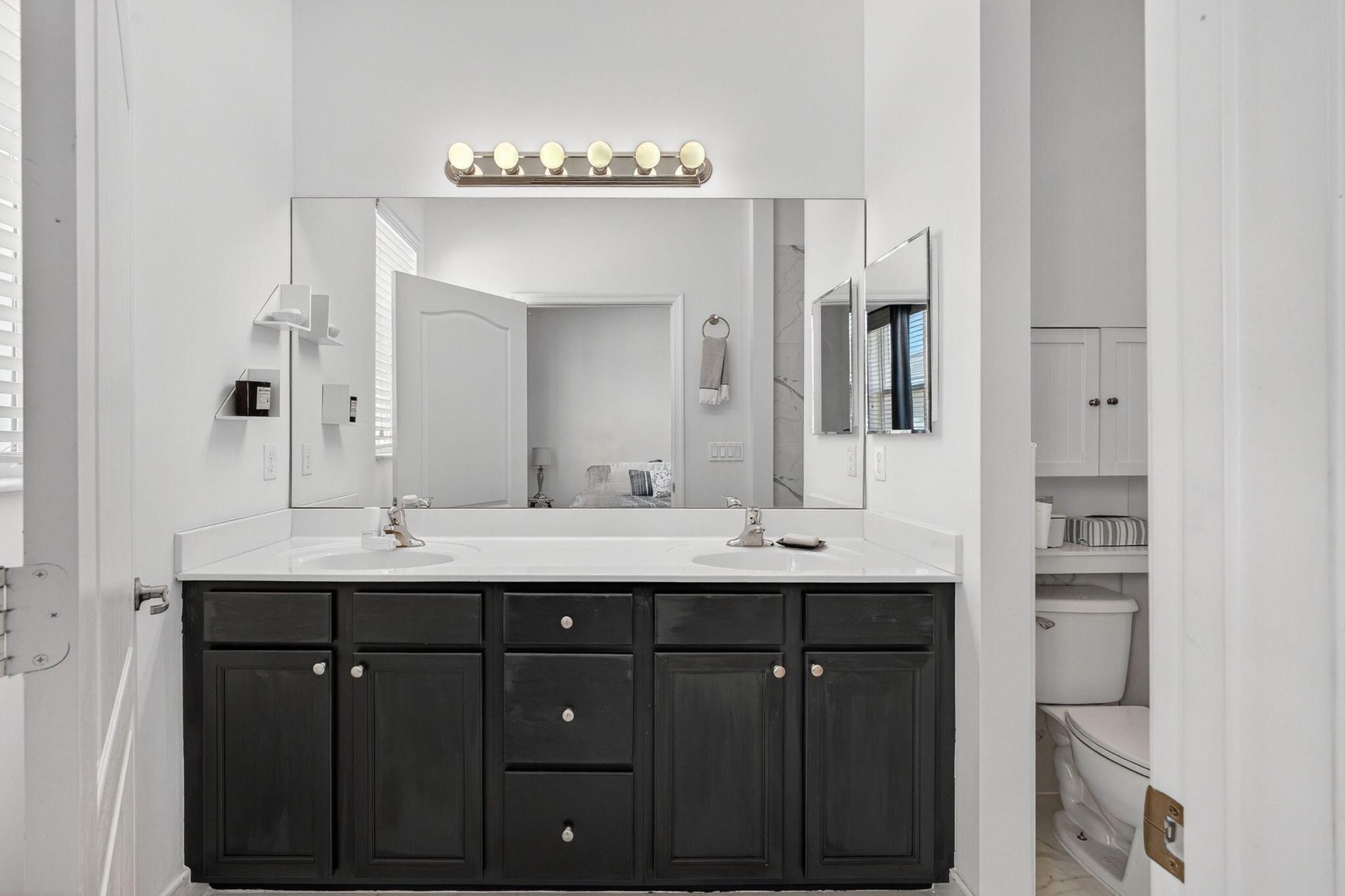 RIVER MARINA PHS 3 & 5 - Residential