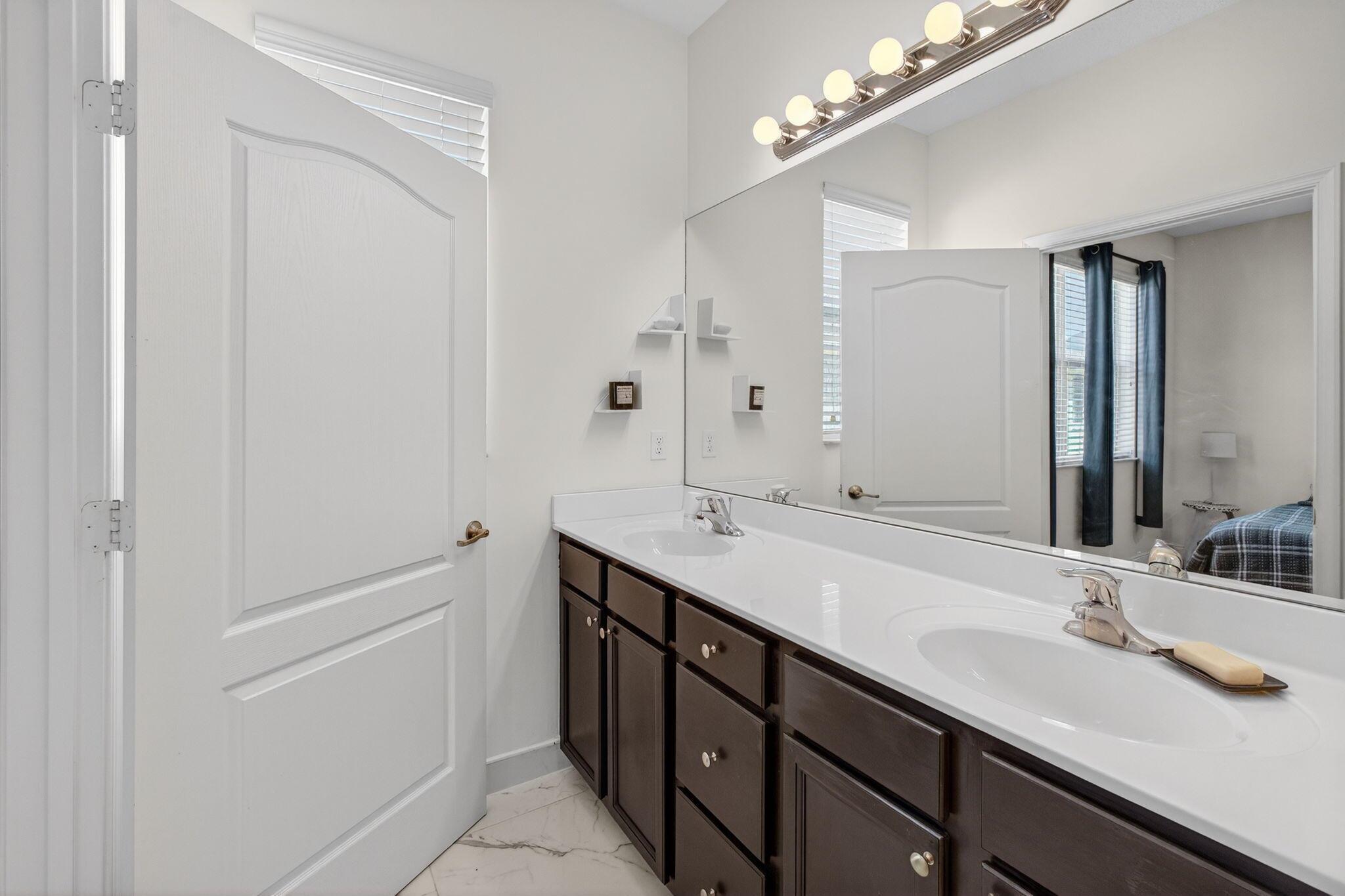 RIVER MARINA PHS 3 & 5 - Residential