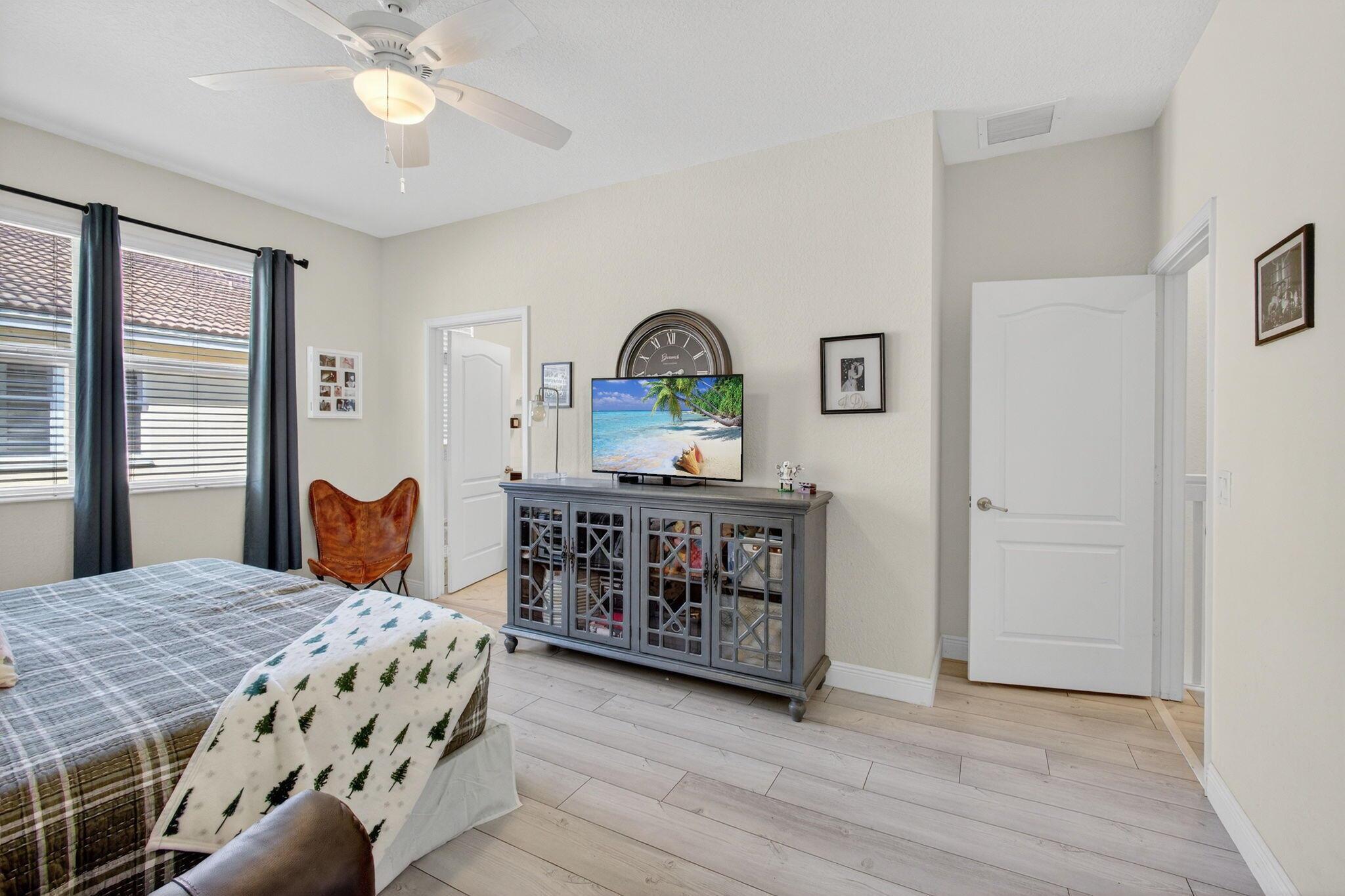 RIVER MARINA PHS 3 & 5 - Residential