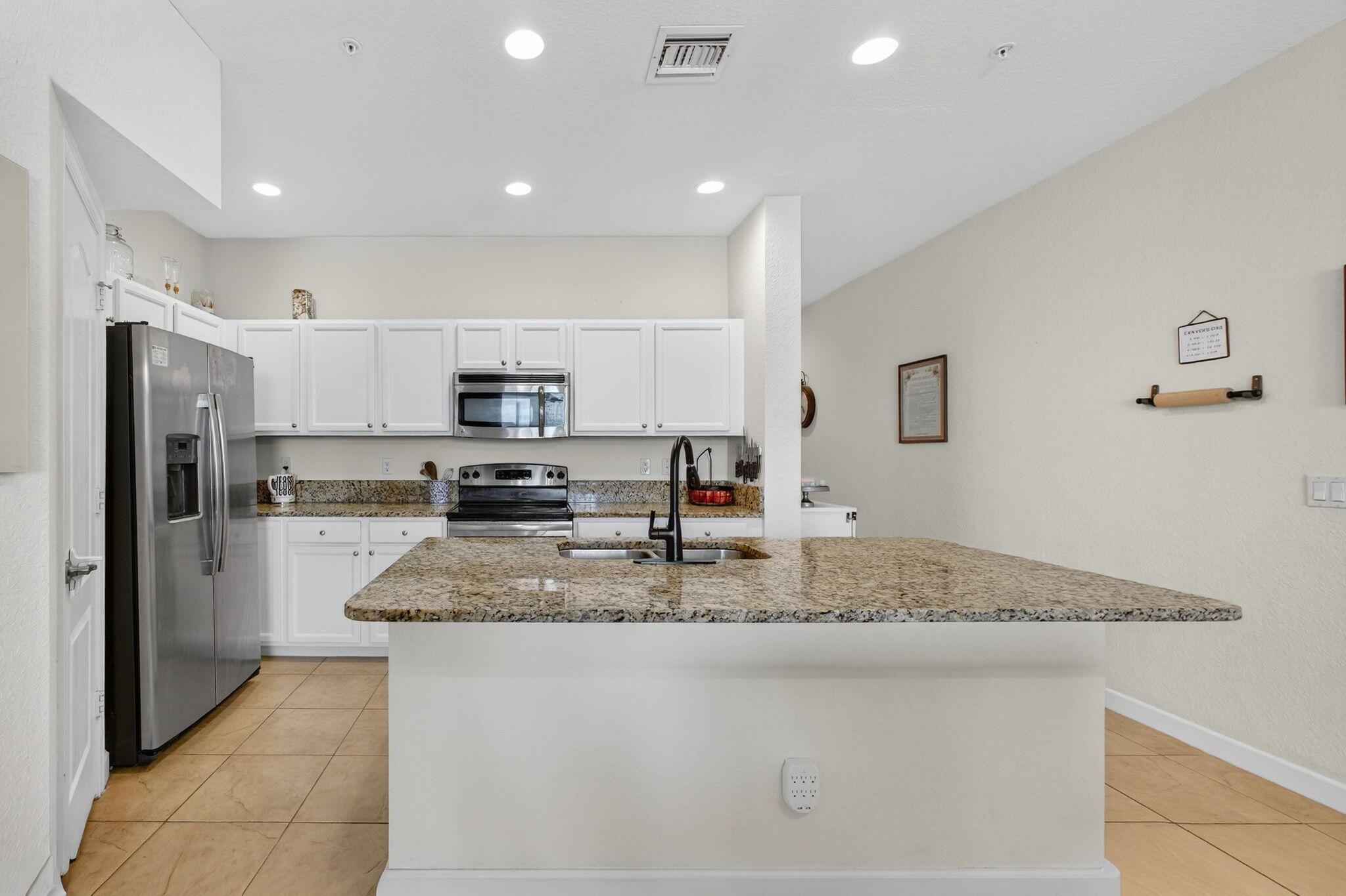 RIVER MARINA PHS 3 & 5 - Residential