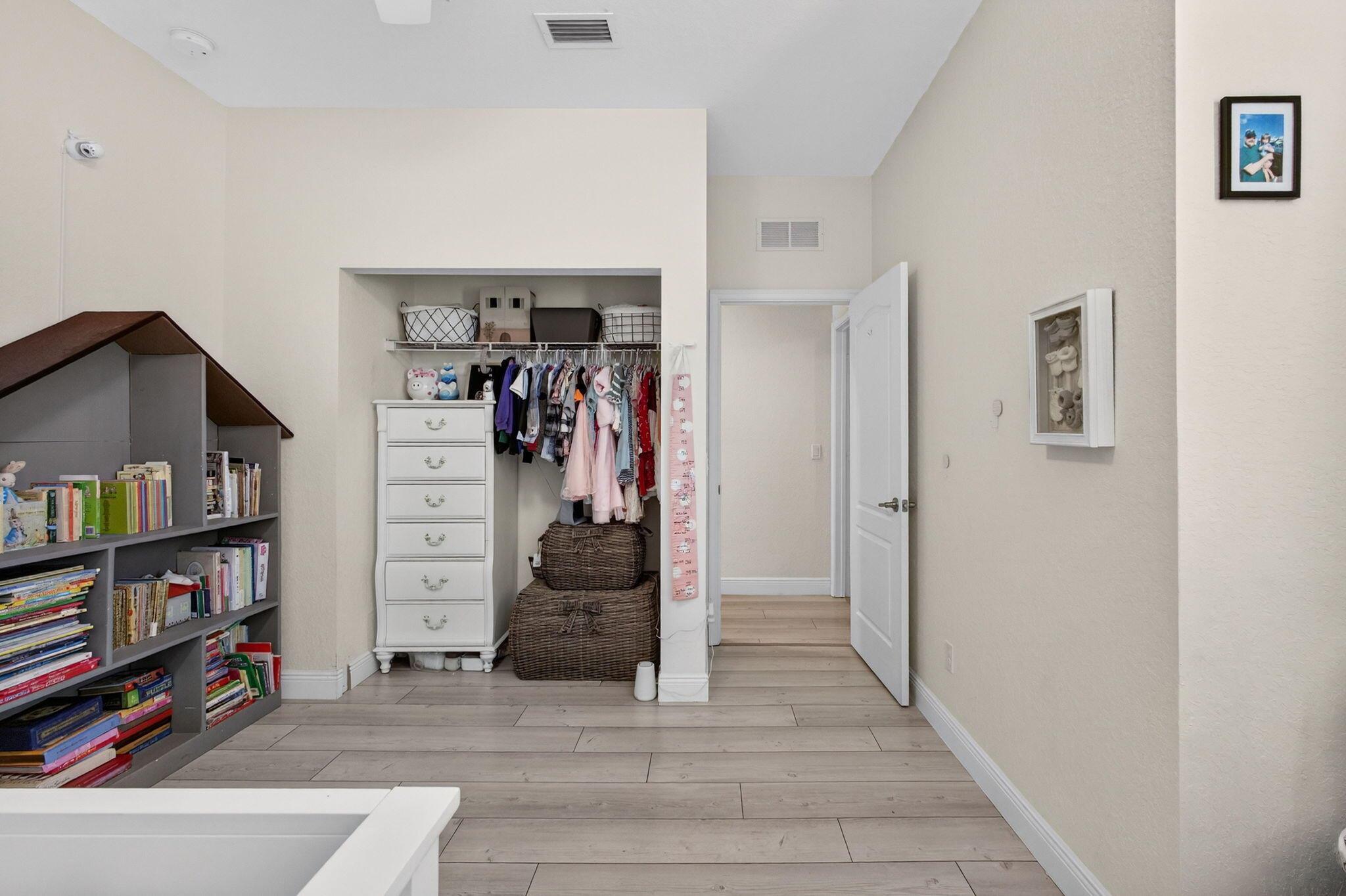 RIVER MARINA PHS 3 & 5 - Residential